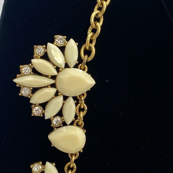 J. Crew women’s Gold Tone Off White Floral Resin Stone Statement Necklace - Picture 5 of 8